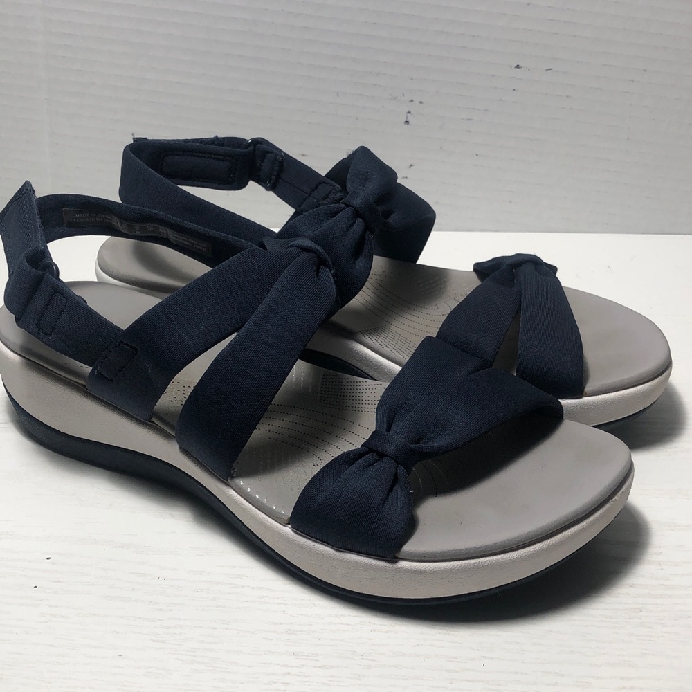 Clarks Cloudsteppers Women’s Sandals Navy Bow Soft Cushions Size 9